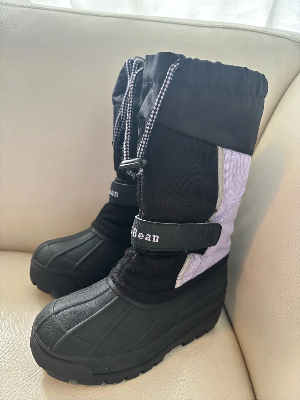 L.L. Bean Kids Black and Light Purple Snow Boots